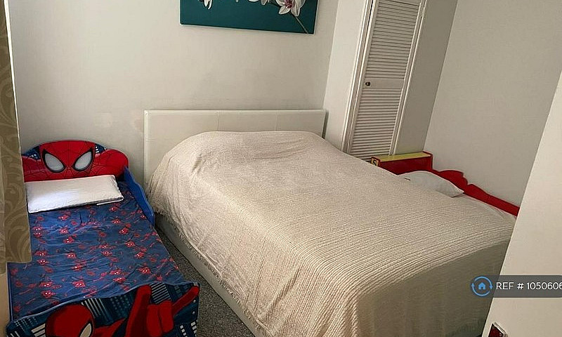 3 Bedroom Flat In Wi...