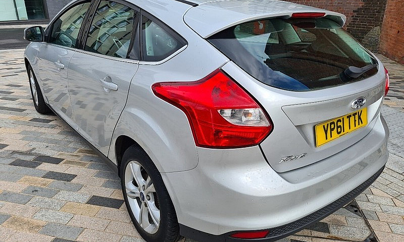 Ford Focus 1.6 Petro...