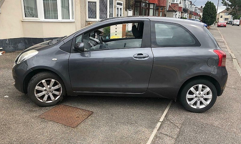2008 Toyota Yaris 1....