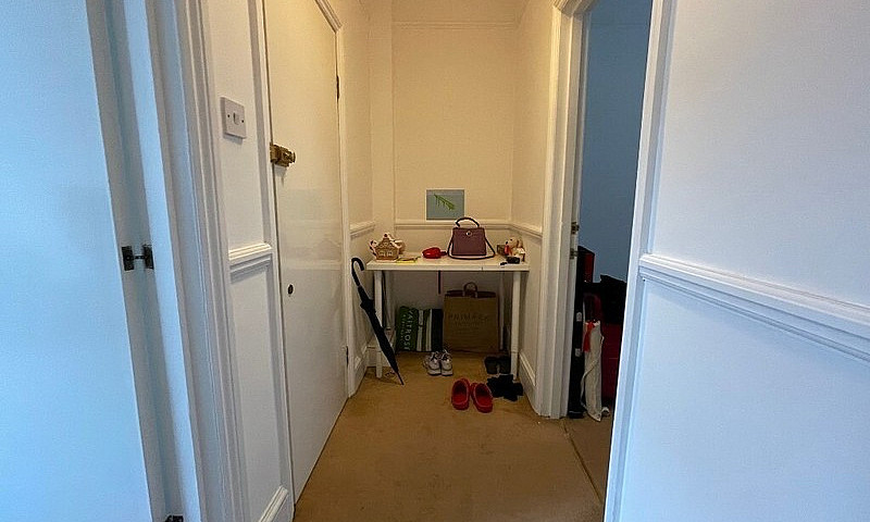 Stunning 2 Bed Flat-...