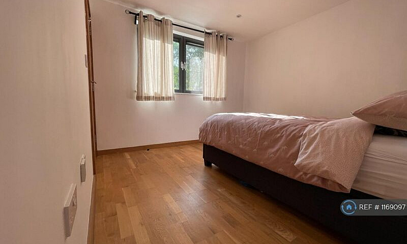 1 Bedroom Flat In Wh...