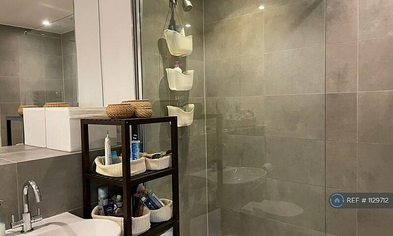 2 Bedroom Flat In Ch...