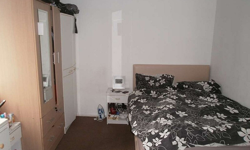 Very Spacious One Be...