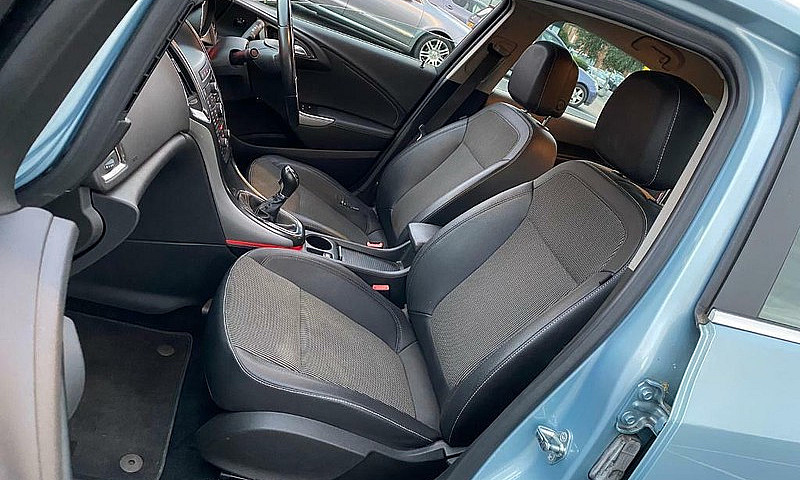2010 Vauxhall Astra ...