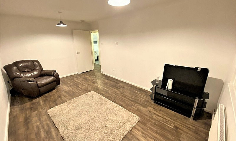 1 Bed Flat To Rent I...