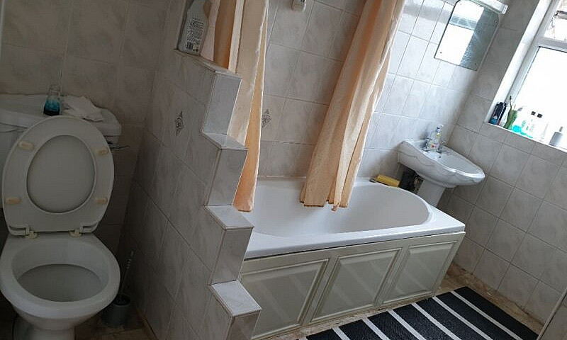 £600 Large Double  R...