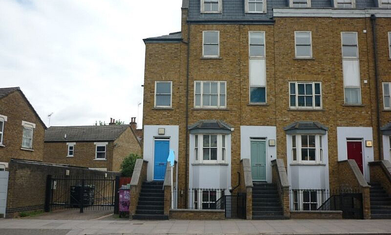 Mile End, E3 5Du - 2...