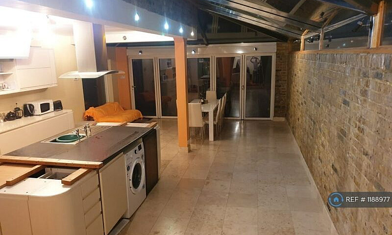 1 Bedroom In Davenpo...