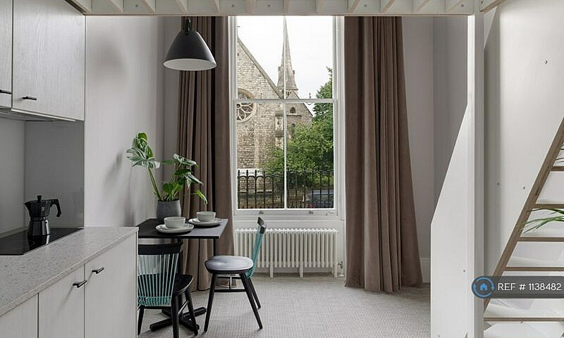 Studio Flat In St. M...