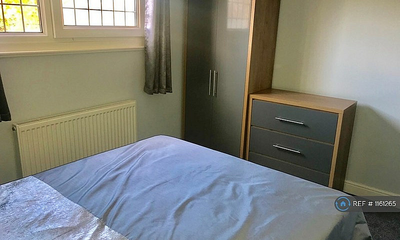 1 Bedroom In Tirring...