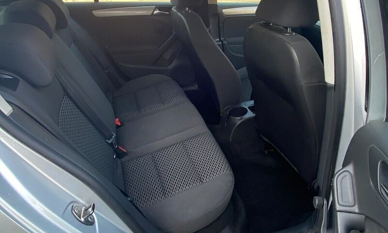 Volkswagen  Golf 1.2...