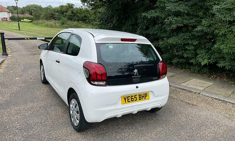 Peugeot 108 1.0 Petr...