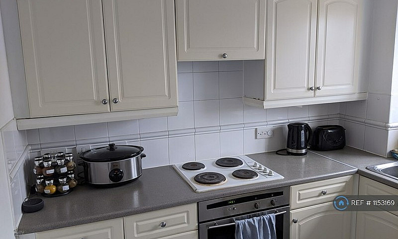 2 Bedroom Flat In Th...