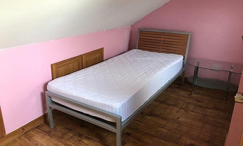 Huge 2 Bedroom Flat ...