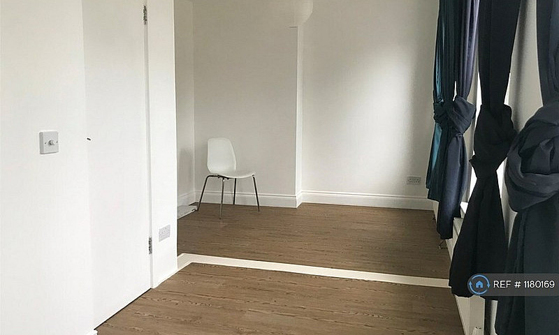 1 Bedroom Flat In Mo...