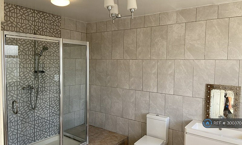 2 Bedroom House In S...