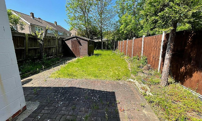 4 Bedroom House In T...