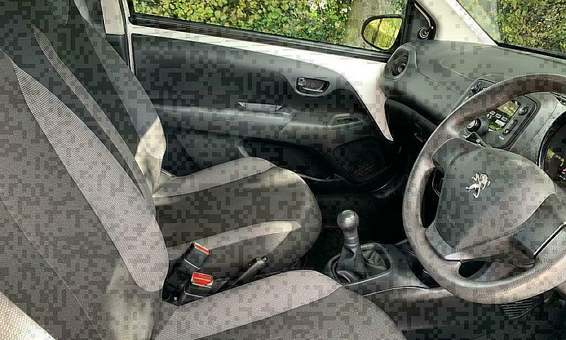 Peugeot 108 1.0 Petr...