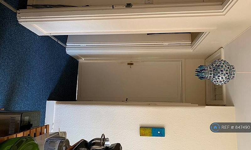 1 Bedroom Flat In Wi...