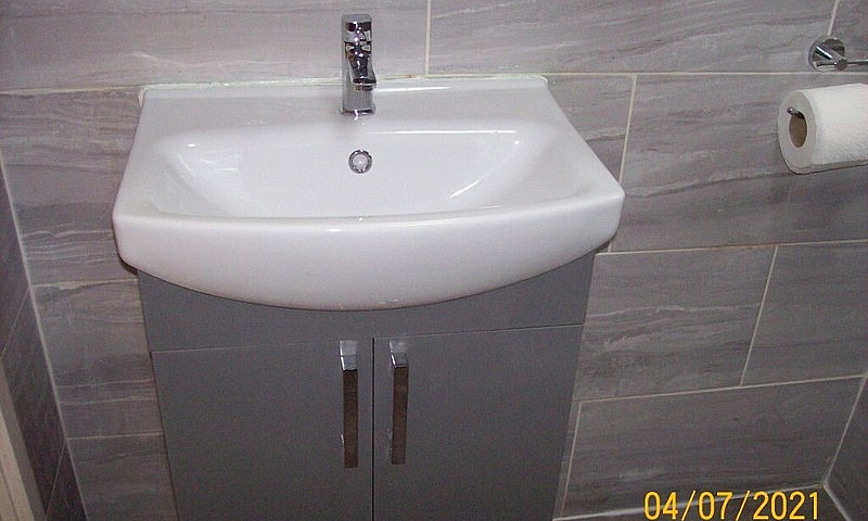 One Bedroom Flat To ...