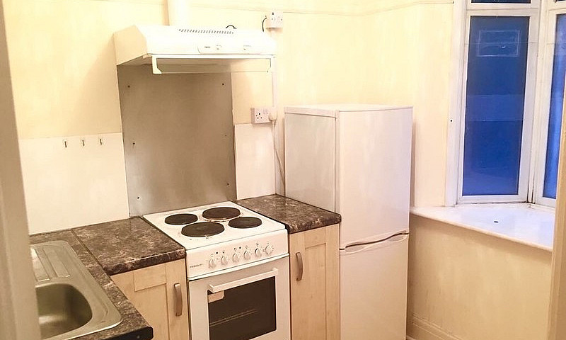 Studio Flat To Let A...