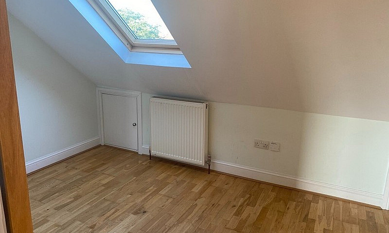 3/4 Bed Duplex Flat,...