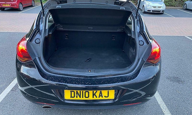 2010 Vauxhall Astra ...