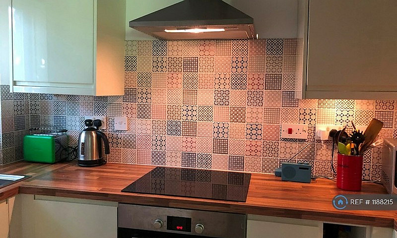 1 Bedroom Flat In Be...