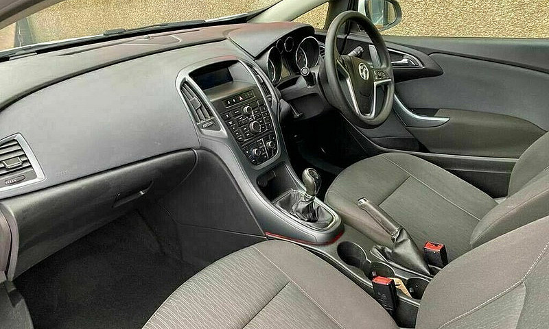 2012 Vauxhall Astra ...