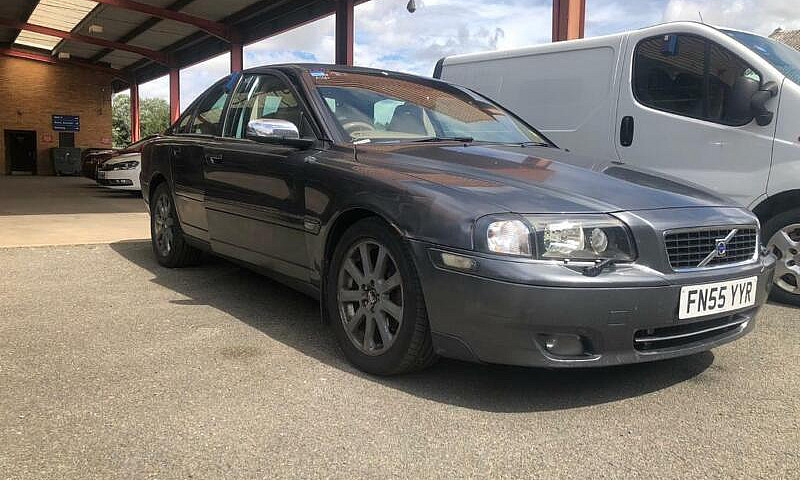 2005 Volvo S80 2.4 L...