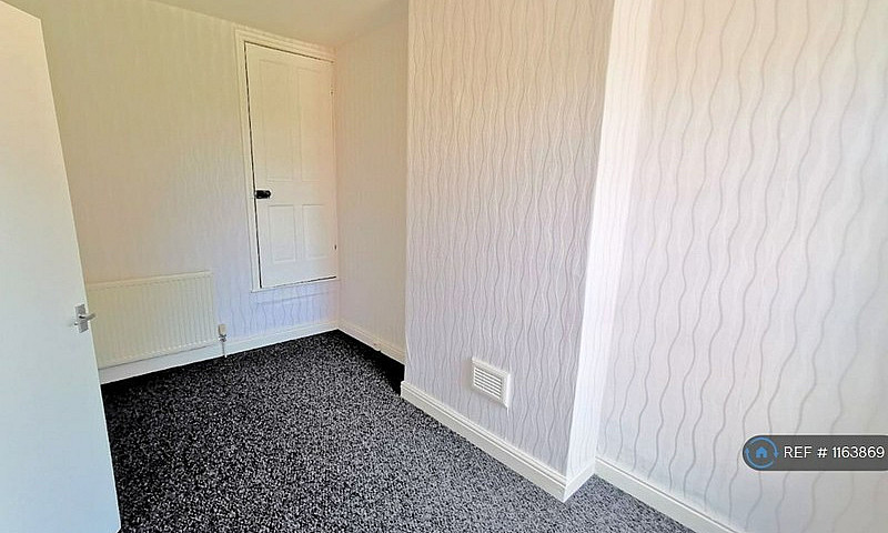 2 Bedroom House In P...