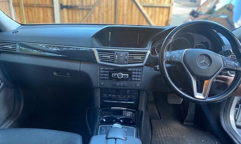 Mercedes-Benz, E Cla...