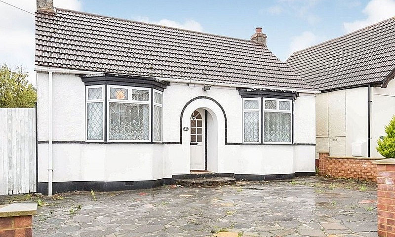 Spacious 2 Bed Bunga...