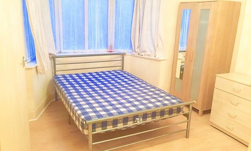 Studio Flat To Let A...