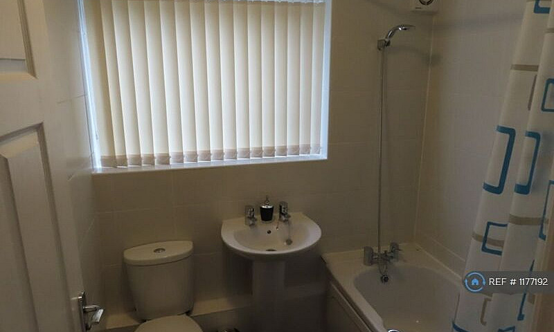 1 Bedroom In Henleyd...