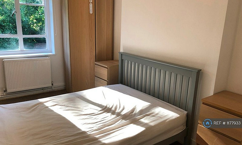 1 Bedroom In Park Ho...