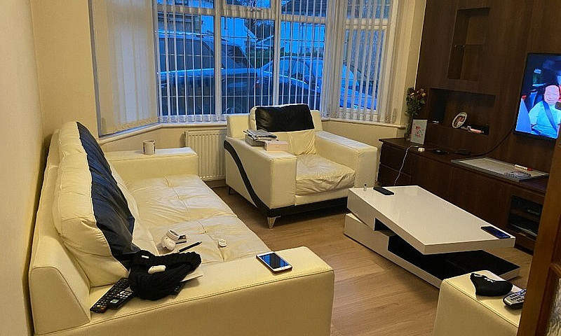 5/6 Bedroom House In...