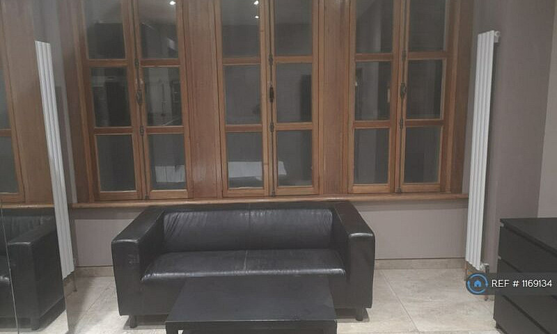 1 Bedroom In Ashford...