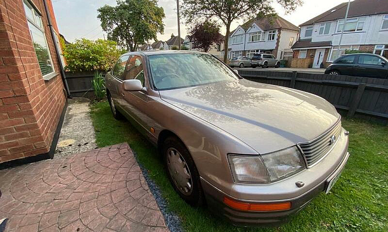 Lexus Ls 400...