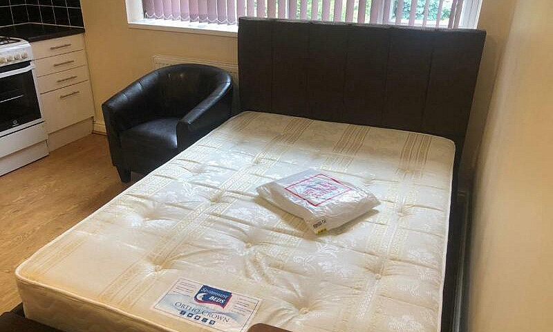 Studio Flat Uob Edgb...