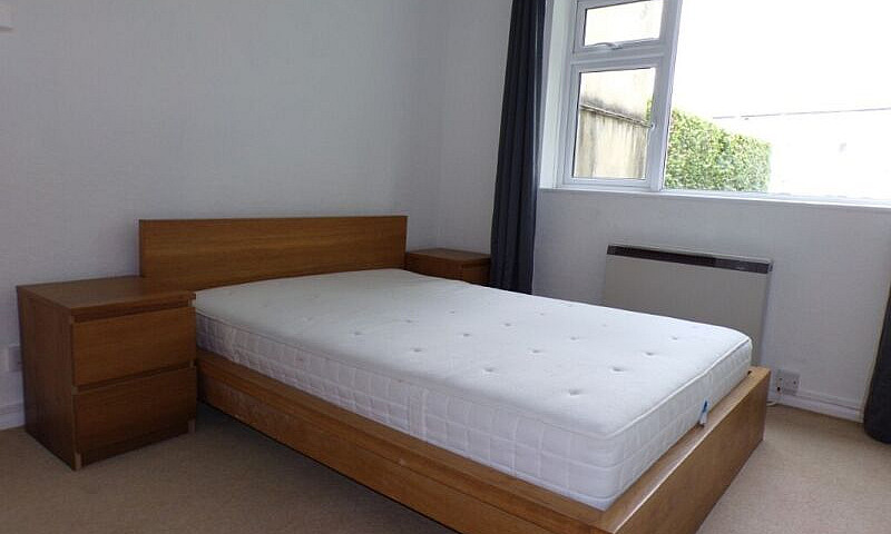  One Bedroom Ground ...