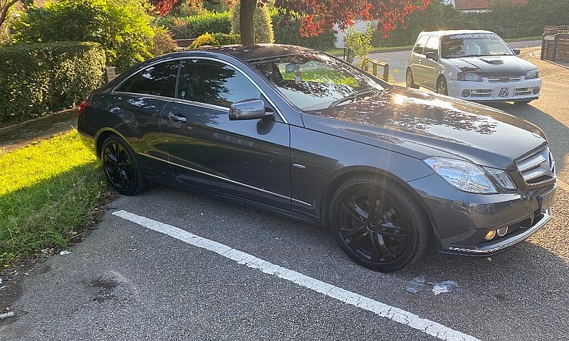 Mercedes-Benz, E Cla...
