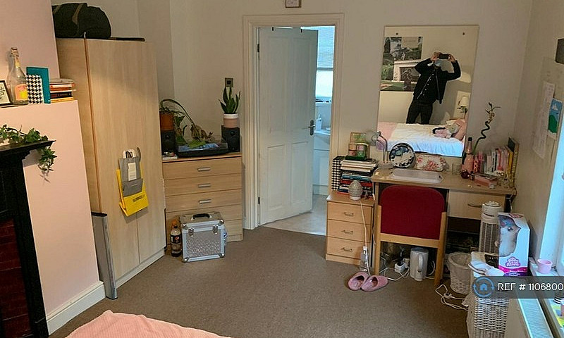5 Bedroom Flat In So...