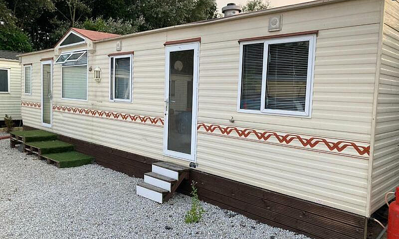 2 Bedroom Static Car...