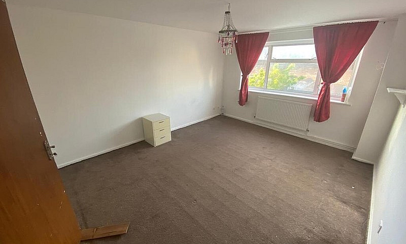 Five Bed With Two Ba...