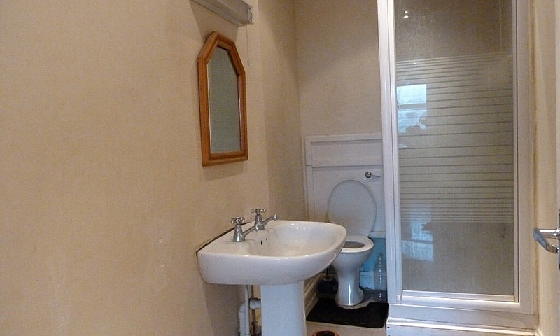 Large 2 Bedroom Flat...