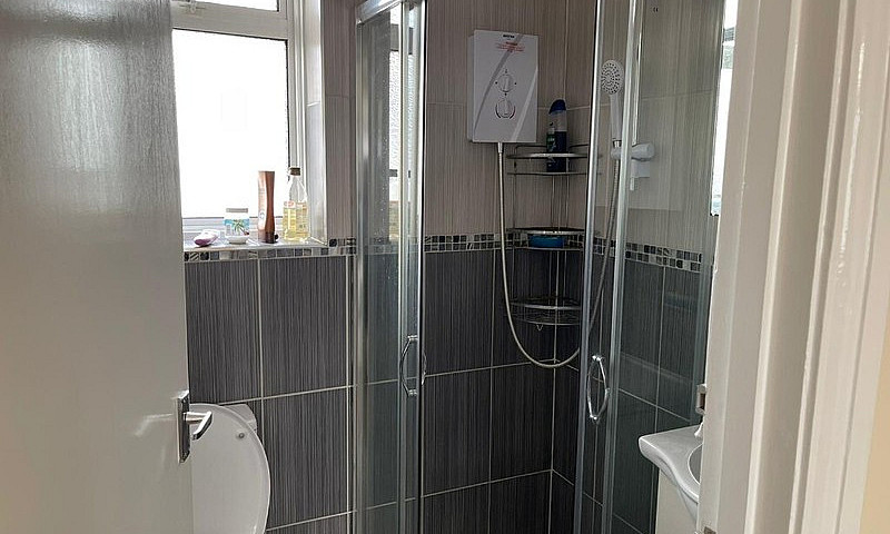 5 Bed Hmo For 6 To R...