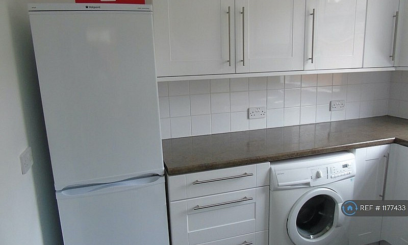 2 Bedroom House In P...
