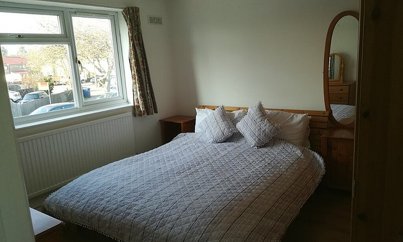 1 Bedroom Spacious A...