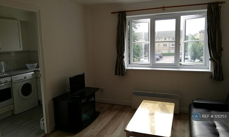 1 Bedroom Flat In Wh...